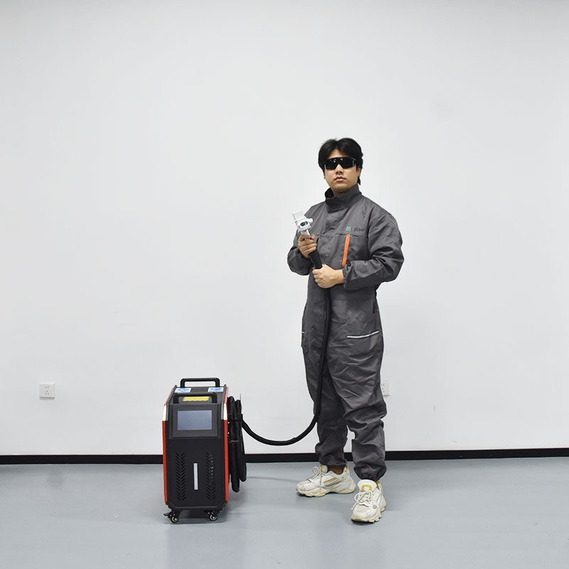 業務用空冷式レーザー洗浄機　ハンドヘルドレーザークリーナー　 - Industrial Laser Cleaner のレビューと価格